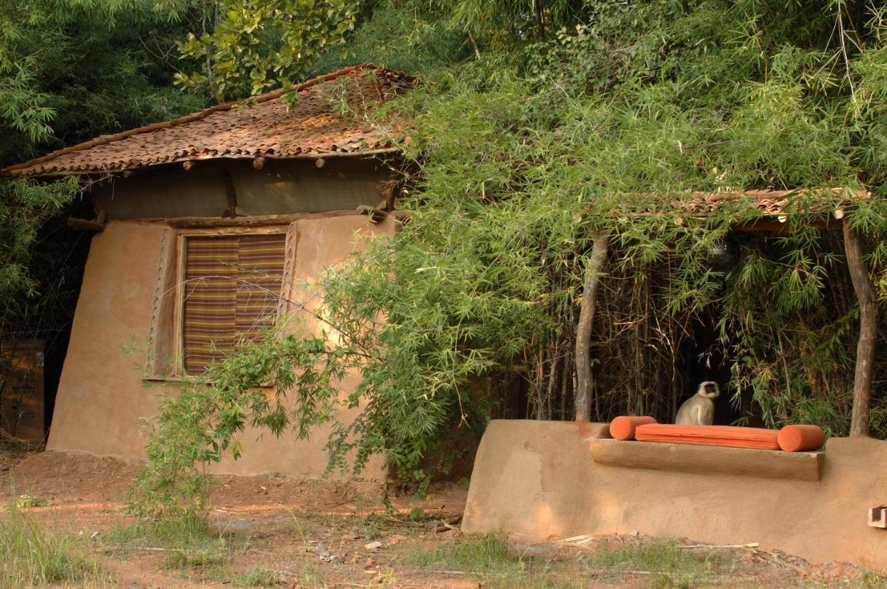 Mahua Kothi Bandhavgarh - A Taj Safari Villa Tala  Exterior photo